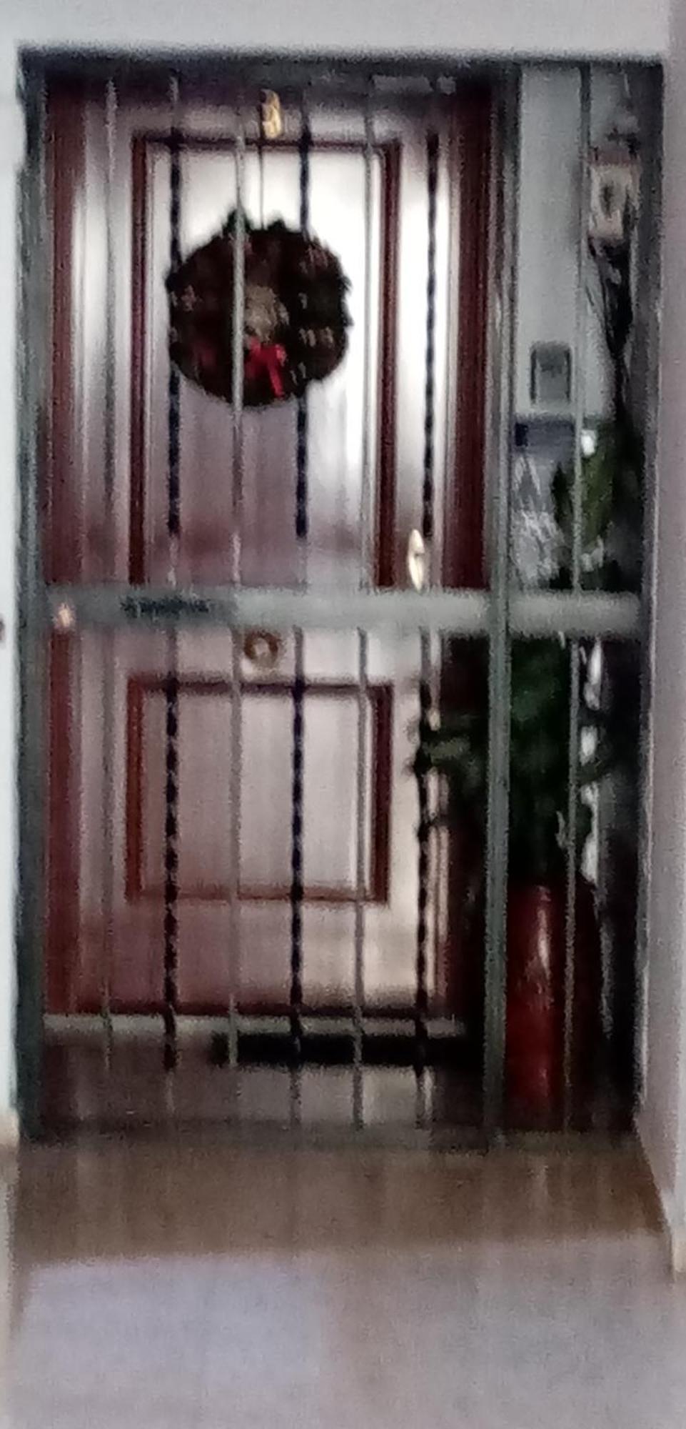 Shared Accommodation A Room With A View Of The Garden إشبيلية المظهر الخارجي الصورة